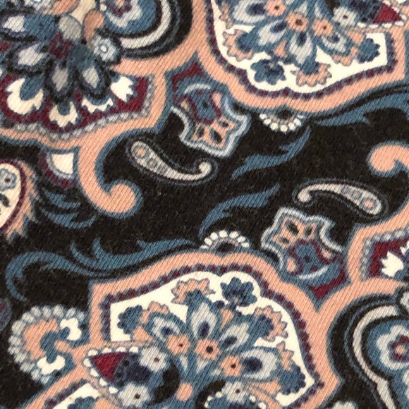 Patterned Charlotte Russe Skirt - Picture 2 of 3